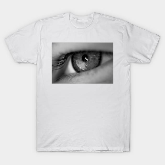 Apple of her eye T-Shirt by micklyn